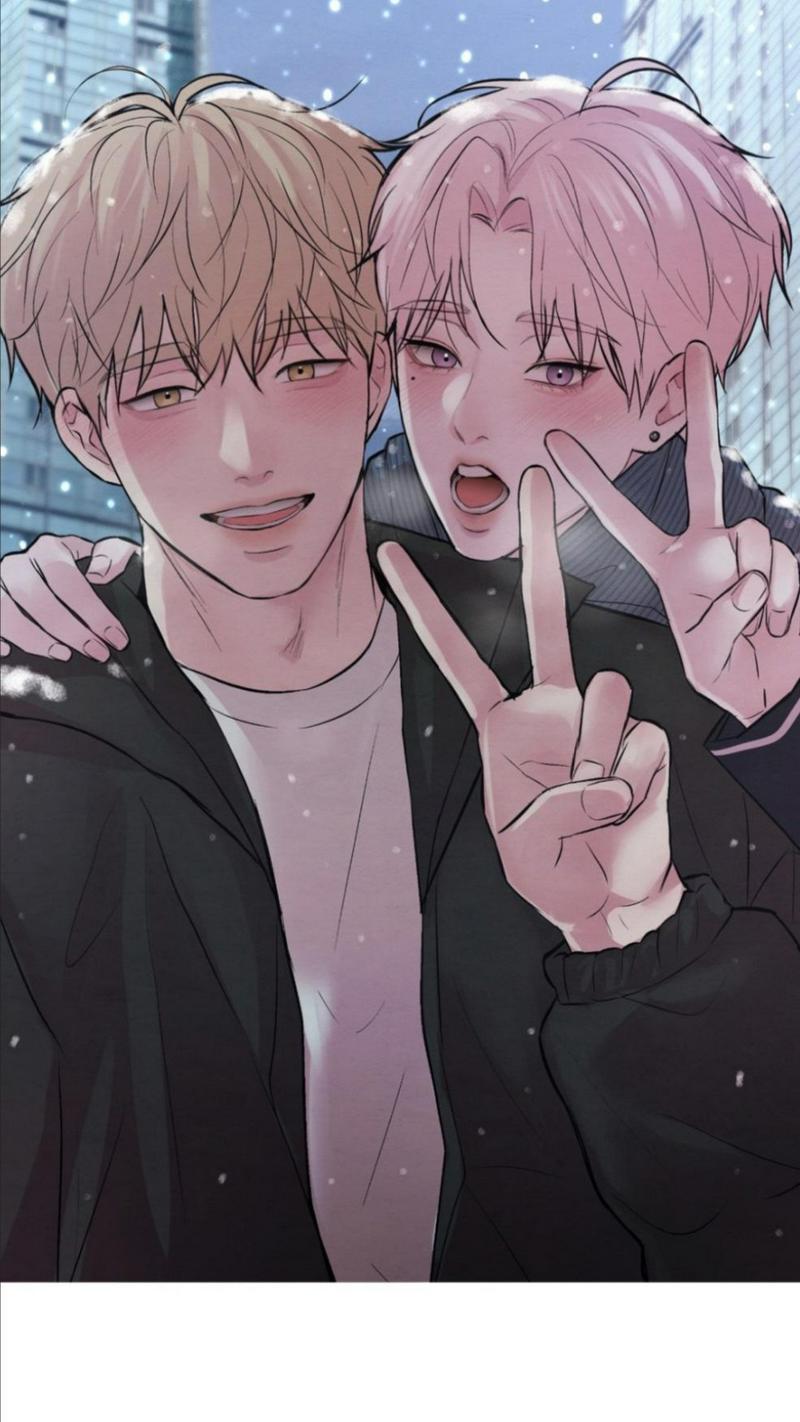 Blonde- (boyfriend...Andrew)