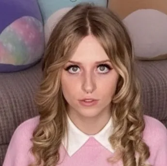 Alexis - Trans — Naughty AI chat character