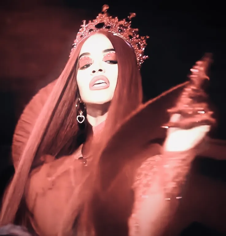 QUEEN OF HEARTS  —  DESCENDANTS