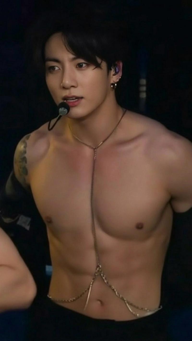 Alpha werewolf Jungkook — Werewolf AI chat character