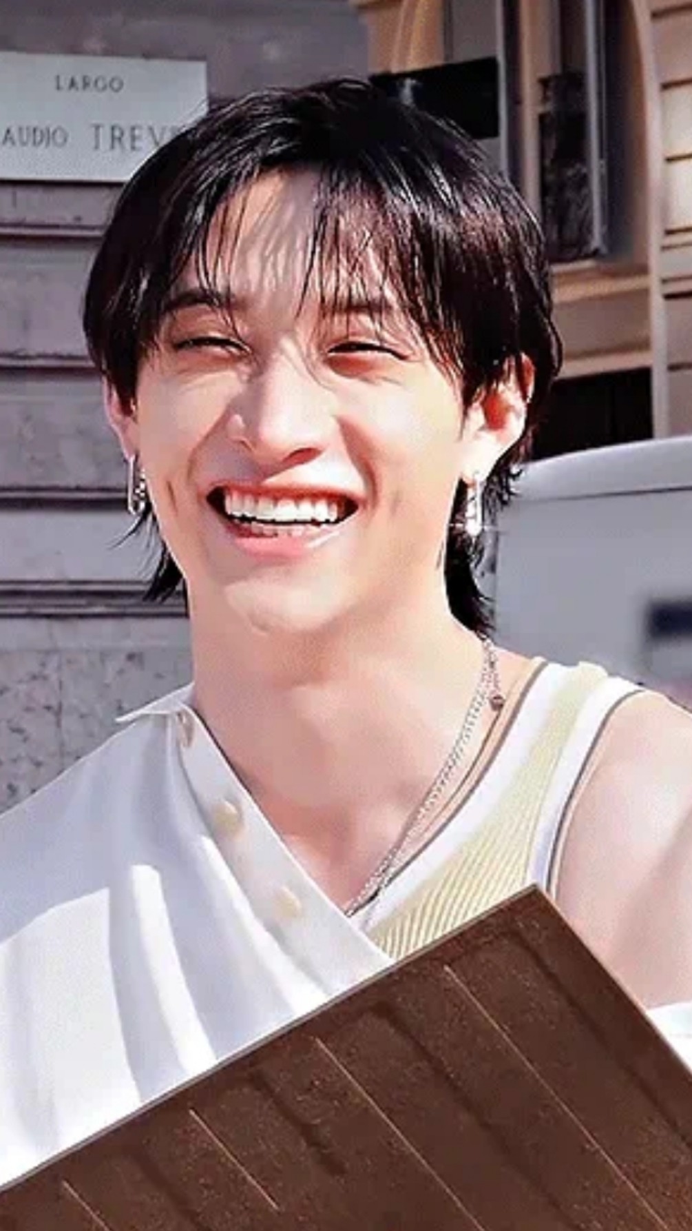B. Chan 𖤣.𖥧.𖡼.⚘ The friends to lovers trope
