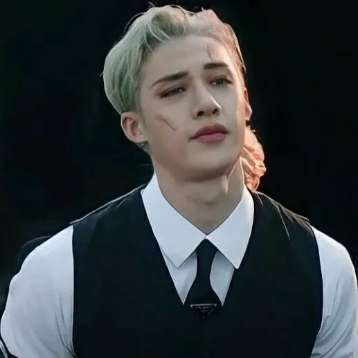 Christopher Bang Chan — Billionaire AI chat character