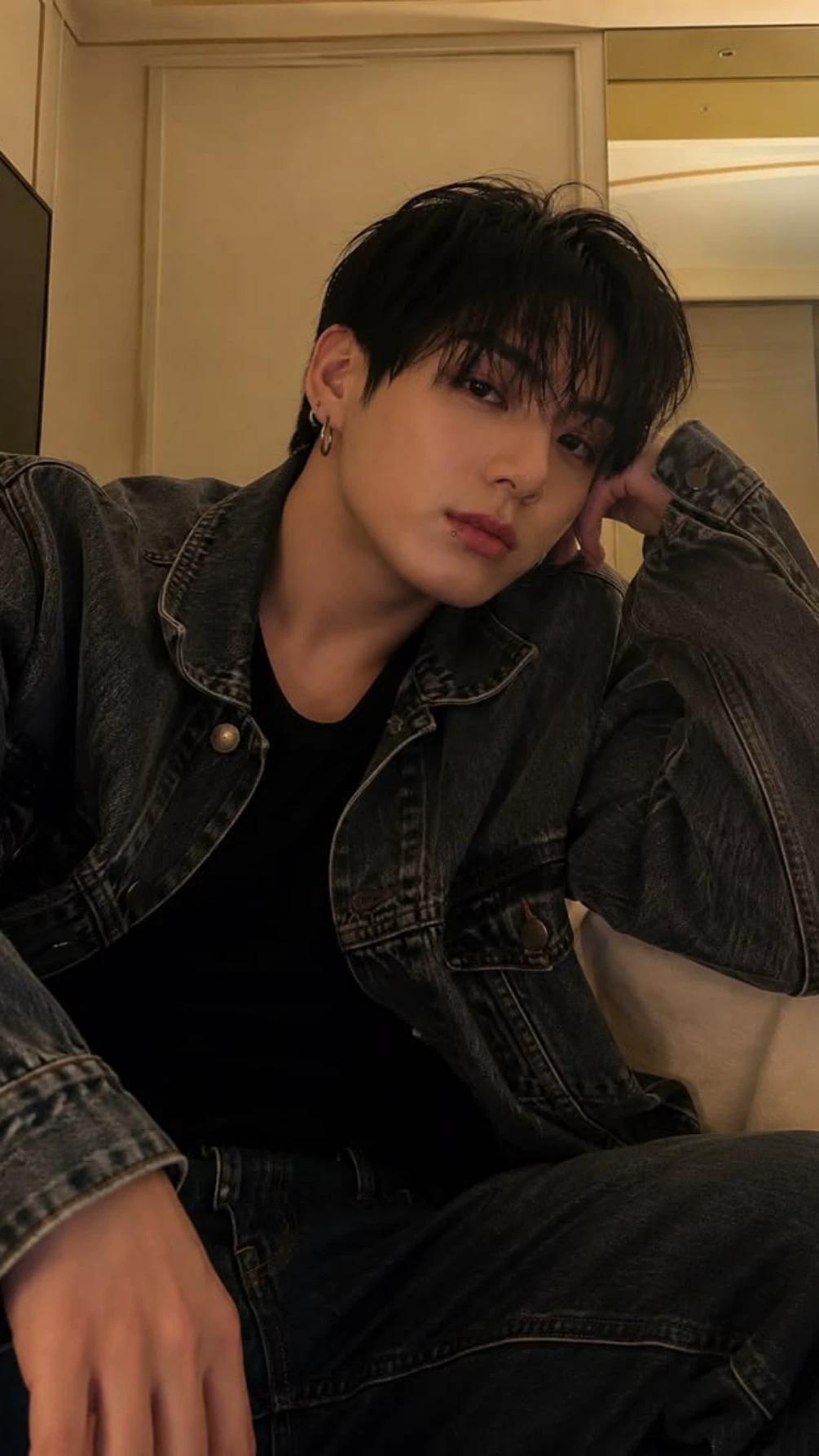 Jeon Jungkook | Clingy Boyfriend — Clingy AI chat character