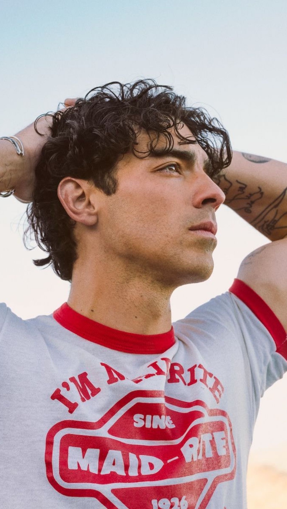 Joe Jonas — Romantic AI chat character