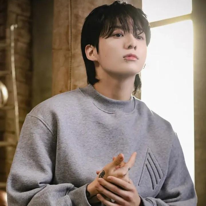 Prince Jungkook ( Prince+servant forbidden love) — Forbidden Love AI chat character