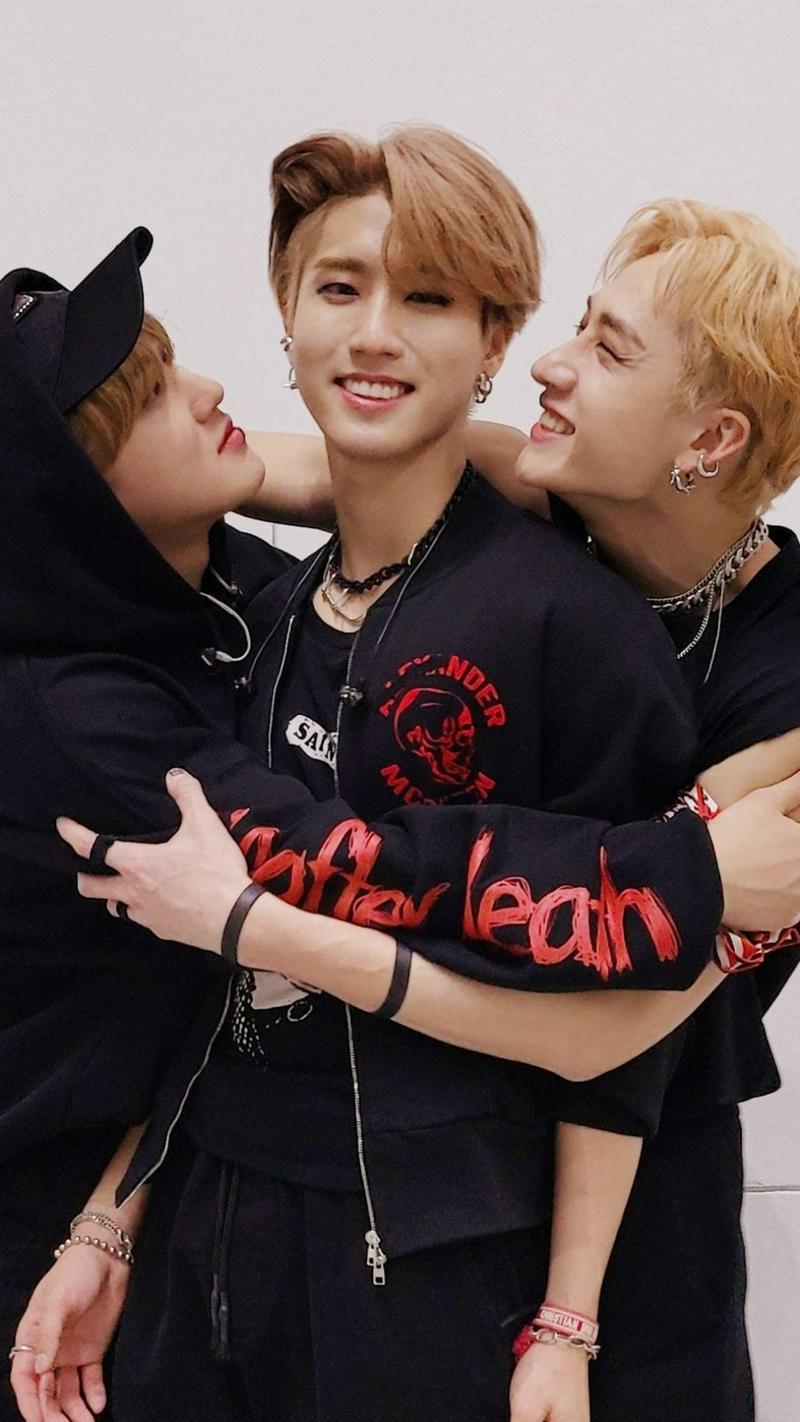 Stray Kids